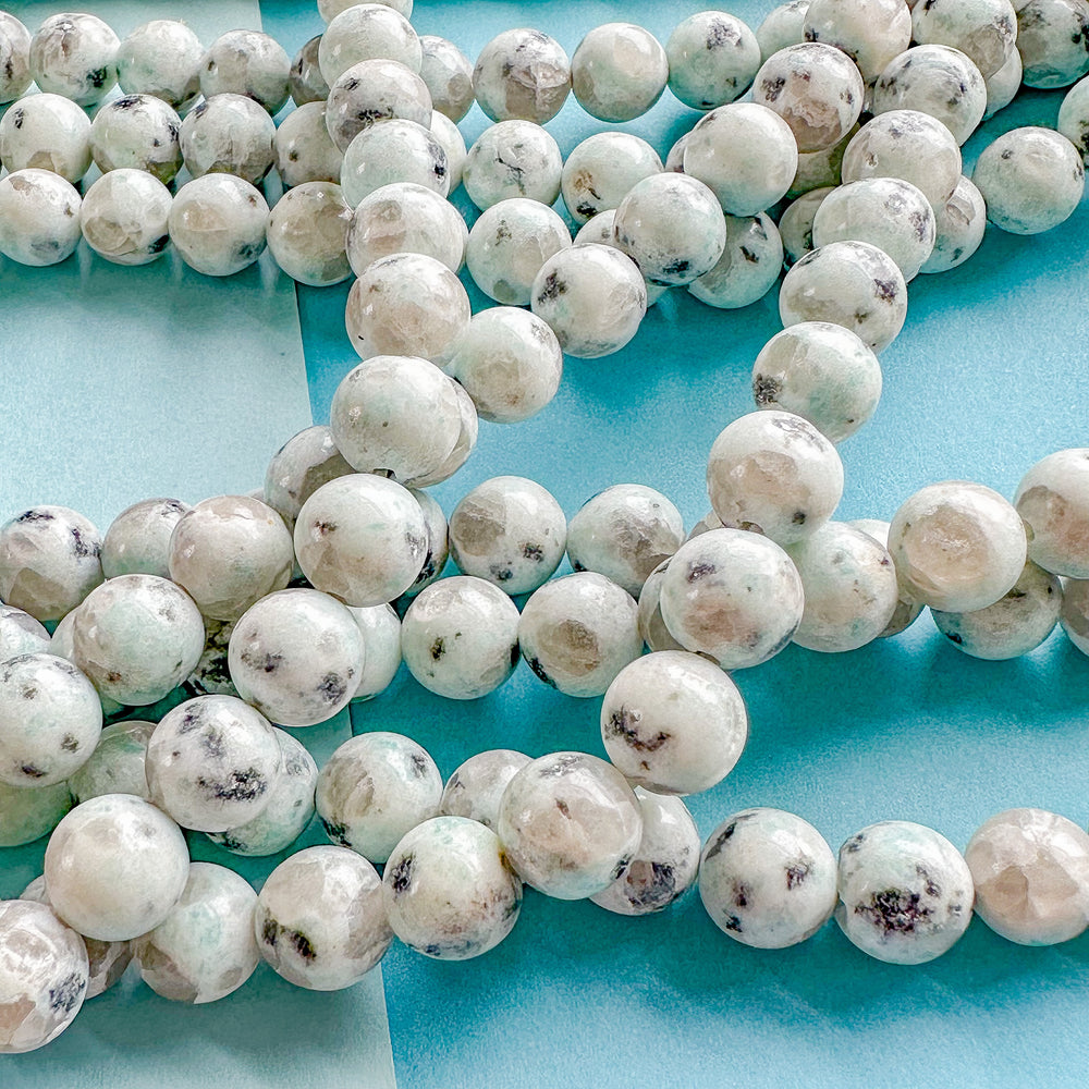 8mm Natural Kiwi Stone Rounds Strand