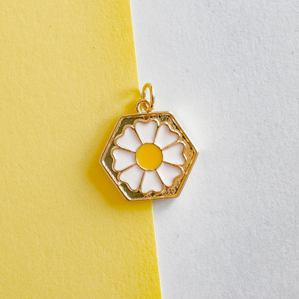 15mm Shiny Gold Enamel Daisy Flower Charm