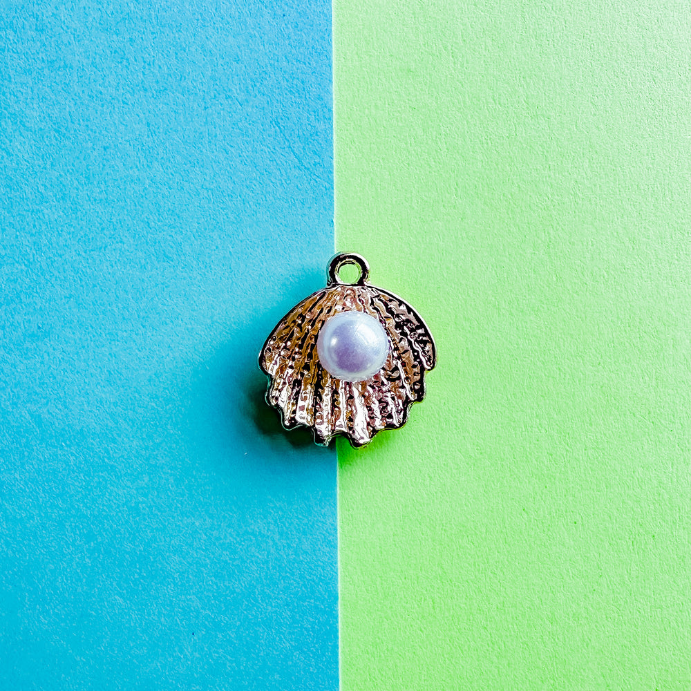 20mm Gold Plated Pearl Scallop Shell Charm