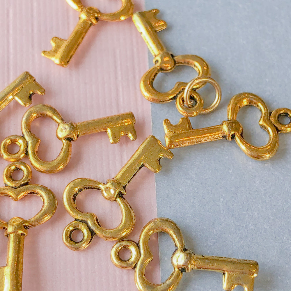 16mm Gold Plated Key Charm - 8 Pack