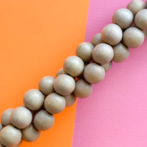 16mm Light Gray Wood Rounds Strand