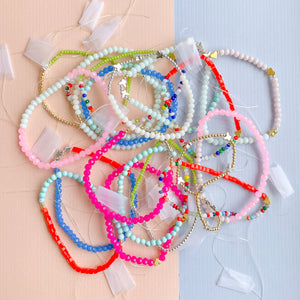 The bb Stretchy Bracelet Making Kit