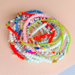 The bb Stretchy Bracelet Making Kit