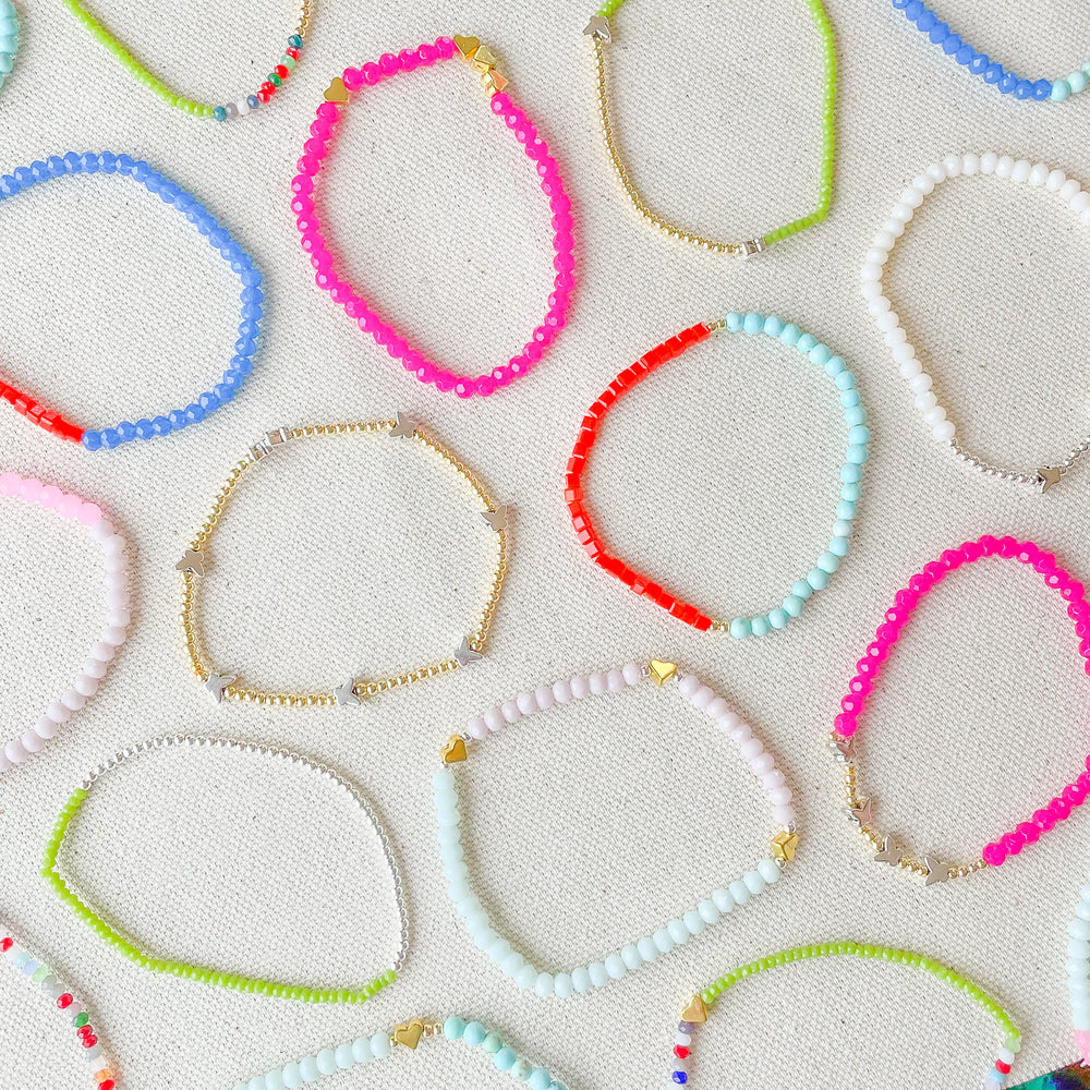 The bb Stretchy Bracelet Making Kit