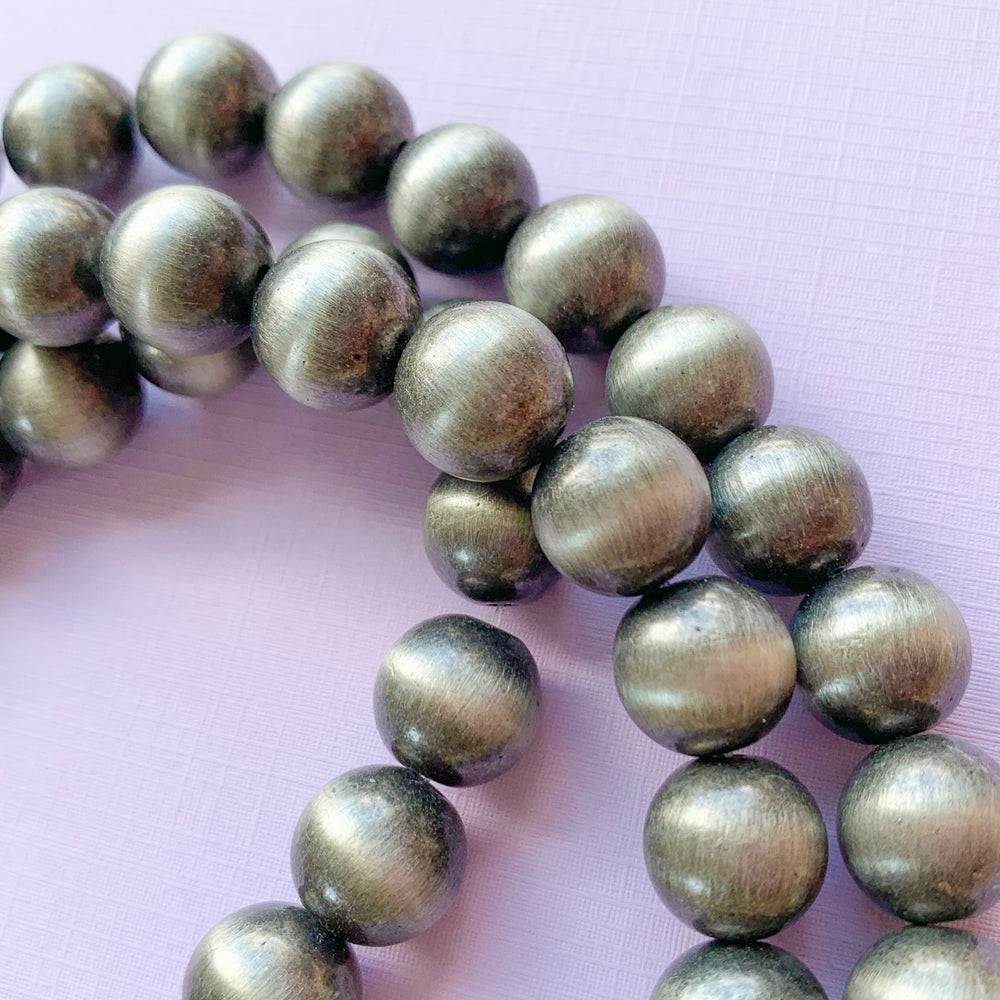 12mm Silver Native Resin Rounds Strand